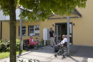 Hauseingang Seniorenheim Amperblick